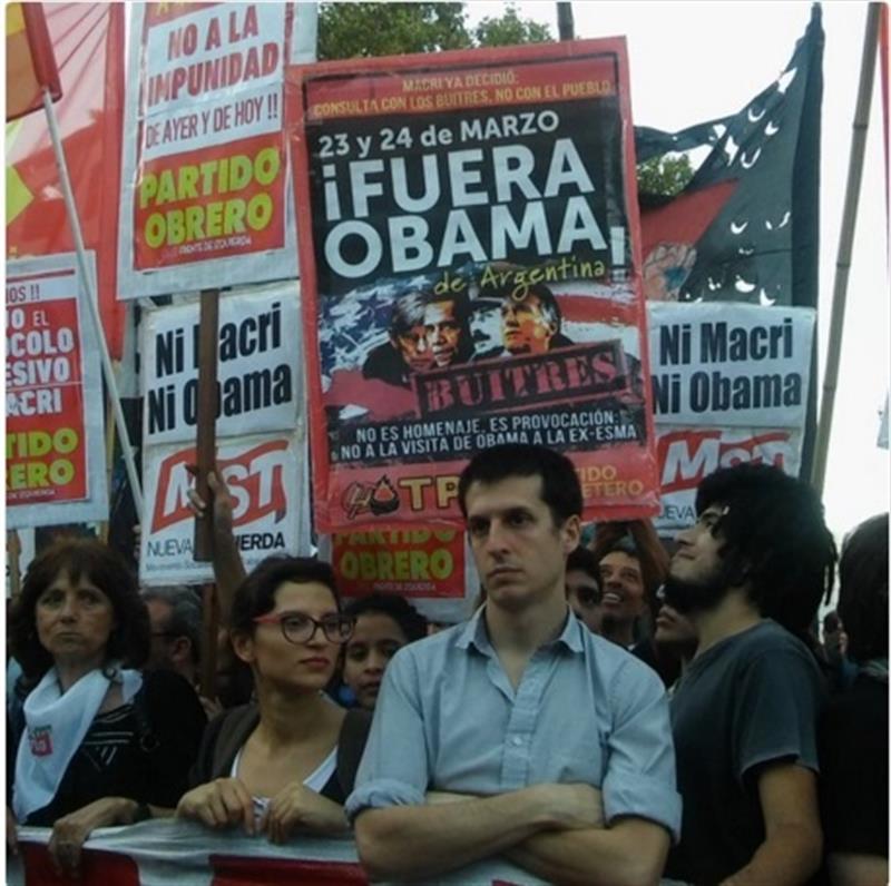 La visita de Barack Obama a Argentina también ha provocado protestas, como la que se observa en esta fotografía cedida por la agrupación Tendencia Piquetera Revolucionaria (TPR), de una manifestación en Buenos Aires (Argentina). EFE