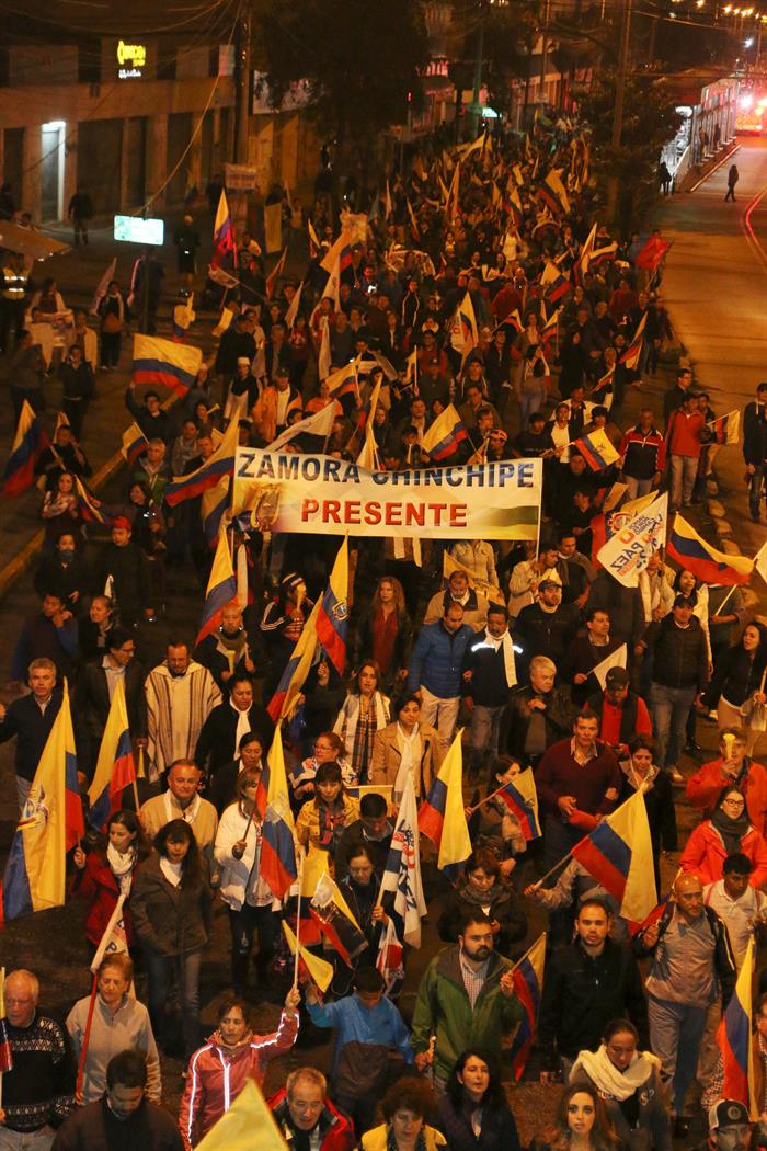 Marcha de opositores en Ecuador