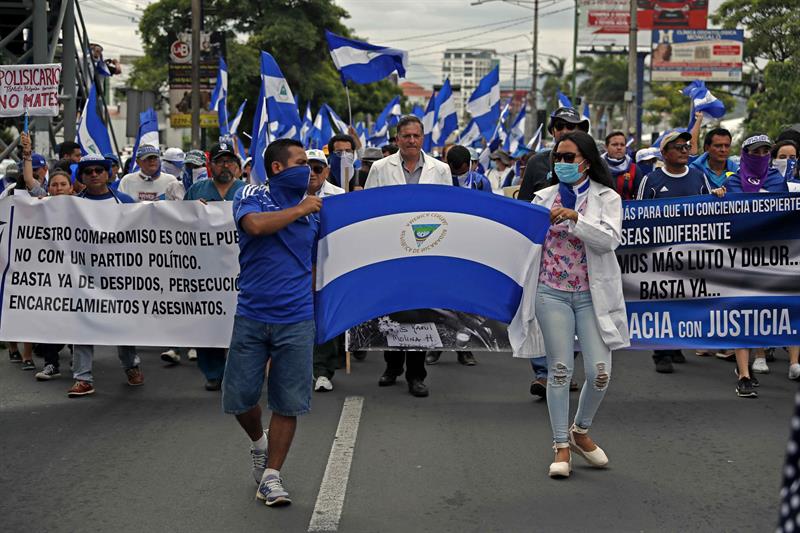 Marcha en apoyo a médicos