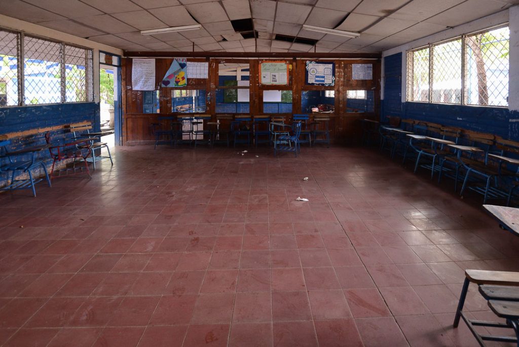 Las aulas de clases están vacías en las escuelas de Mina el Limón. Los niños de la comunidad no están asistiendo a clases. Carlos Herrera | Confidencial