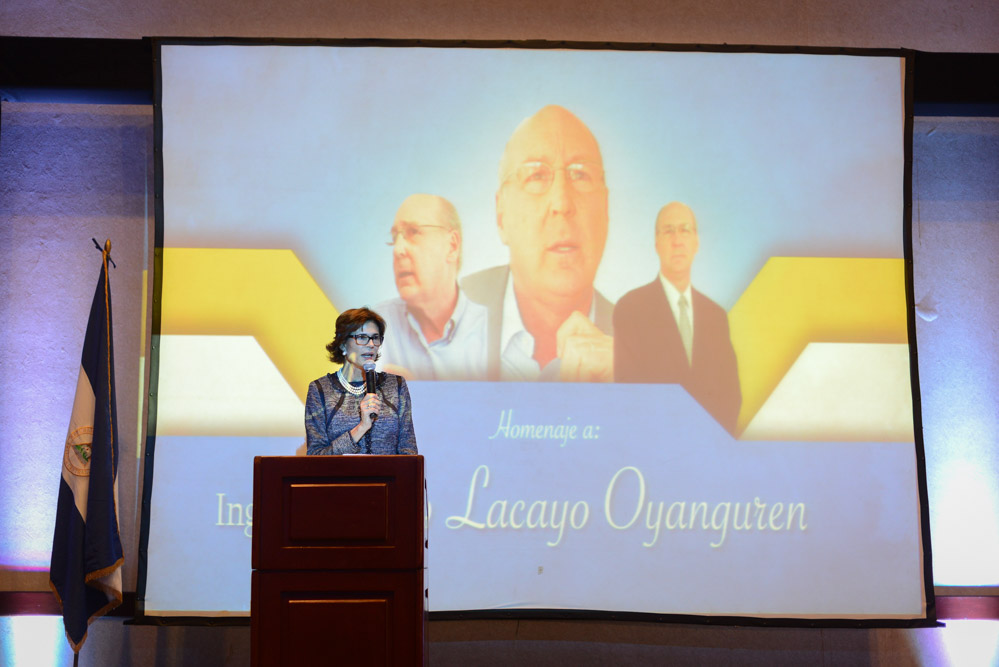 Cristiana Chamorro agredeció el homenaje y muestras de cariño para su esposo Antonio Lacayo (q.e.p.d) y la familia. Carlos Herrera / Confidencial