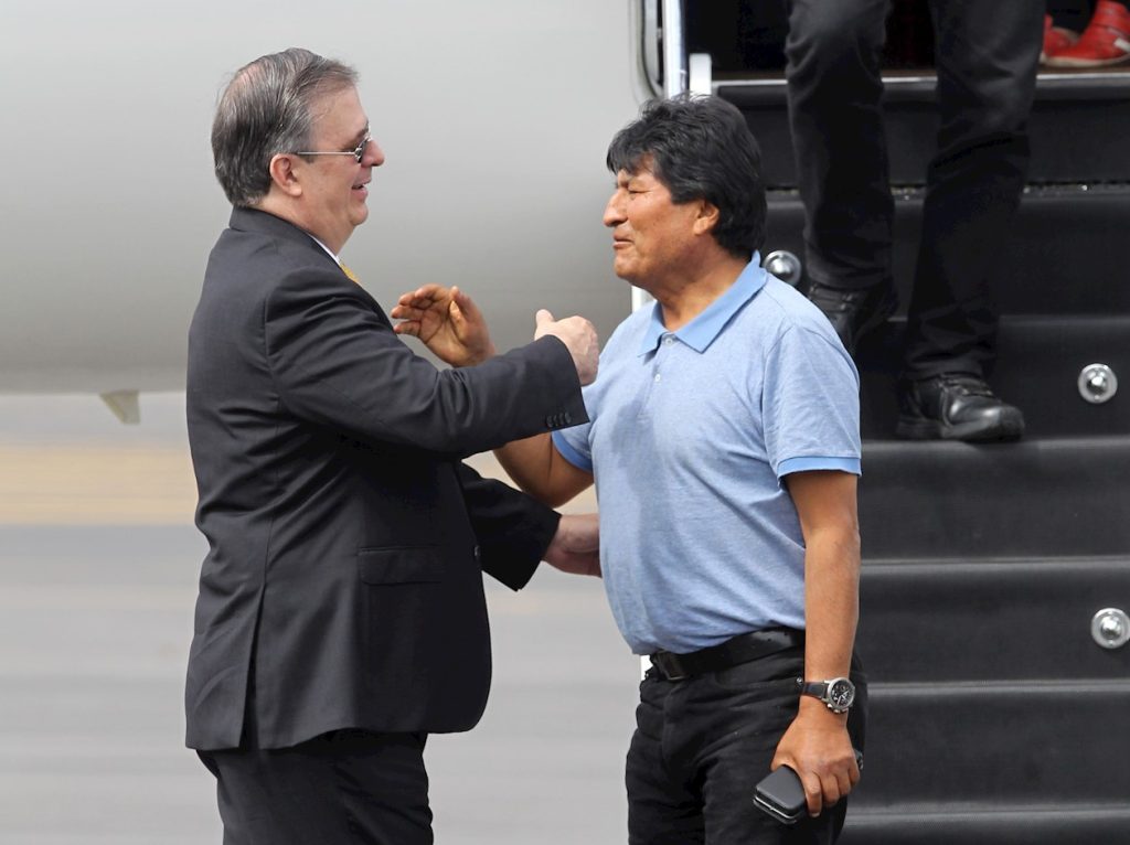 Canciller mexicano recibe a Evo Morales