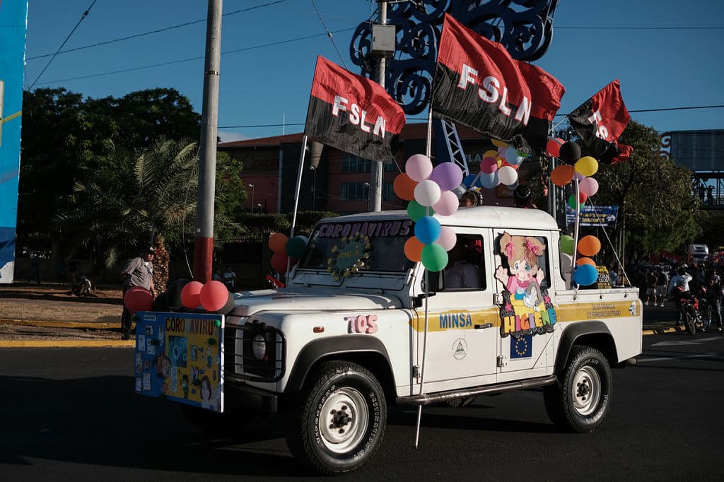 Trabajadores del Minsa en marcha de Amor en los tiempos del covid-19