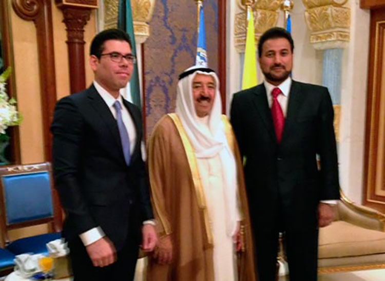 Laureano Ortega, asesor de Inversiones del Gobierno, junto a Mohamed Lashtar, secretario privado del comandante Daniel Ortega, en una visita a Kuwait. (Foto: Presidencia).