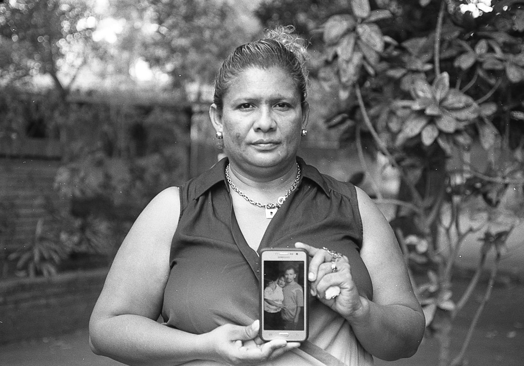 Nidia Hernández Almendárez, hermana de Rudy Antonio Hernández Almendárez