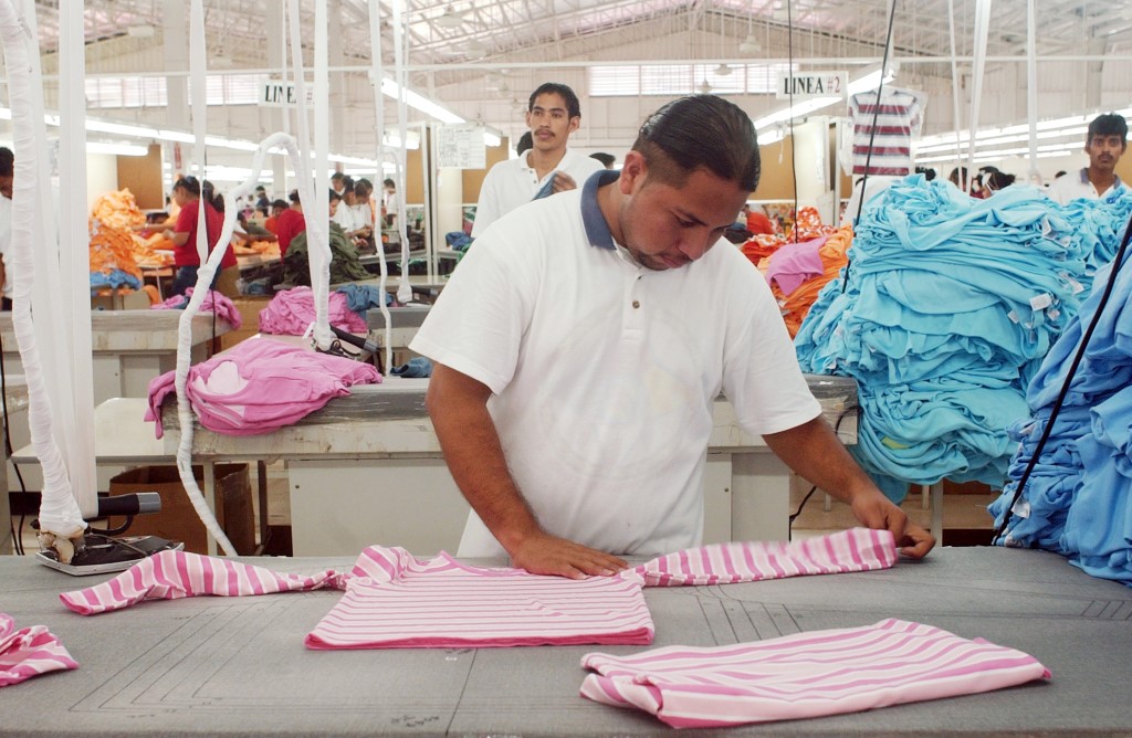 Trabajadores de zona franca que fueron despedidos esperan regresar cuando acabe la pandemia. Archivo | Confidencial