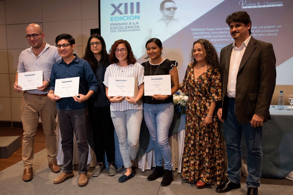 El equipo de la revista Niú ganó el primer lugar en la categoría de género y también recibió una mención especial en la categoría de Derechos Humanos. Carlos Herrera | Confidencial