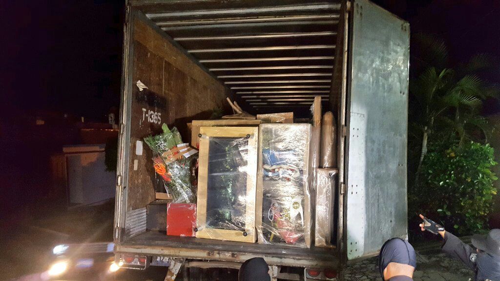 En los camiones que venían para Nicaragua habían muebles y pertenencias de su pareja Ada Mitchell Guzmán. Cortesía | Fiscalía General | Confidencial