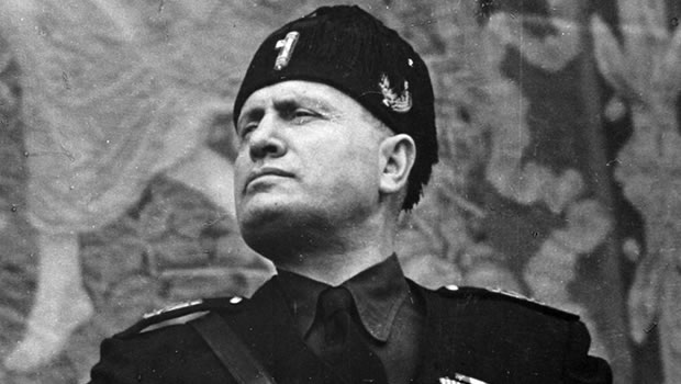 Benito Mussolini, fundador del fascismo corporativista. 