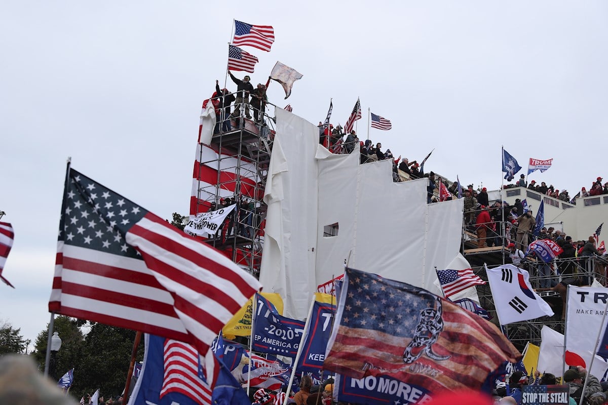 simpatizantes de Donald Trump en asalto al Congreso