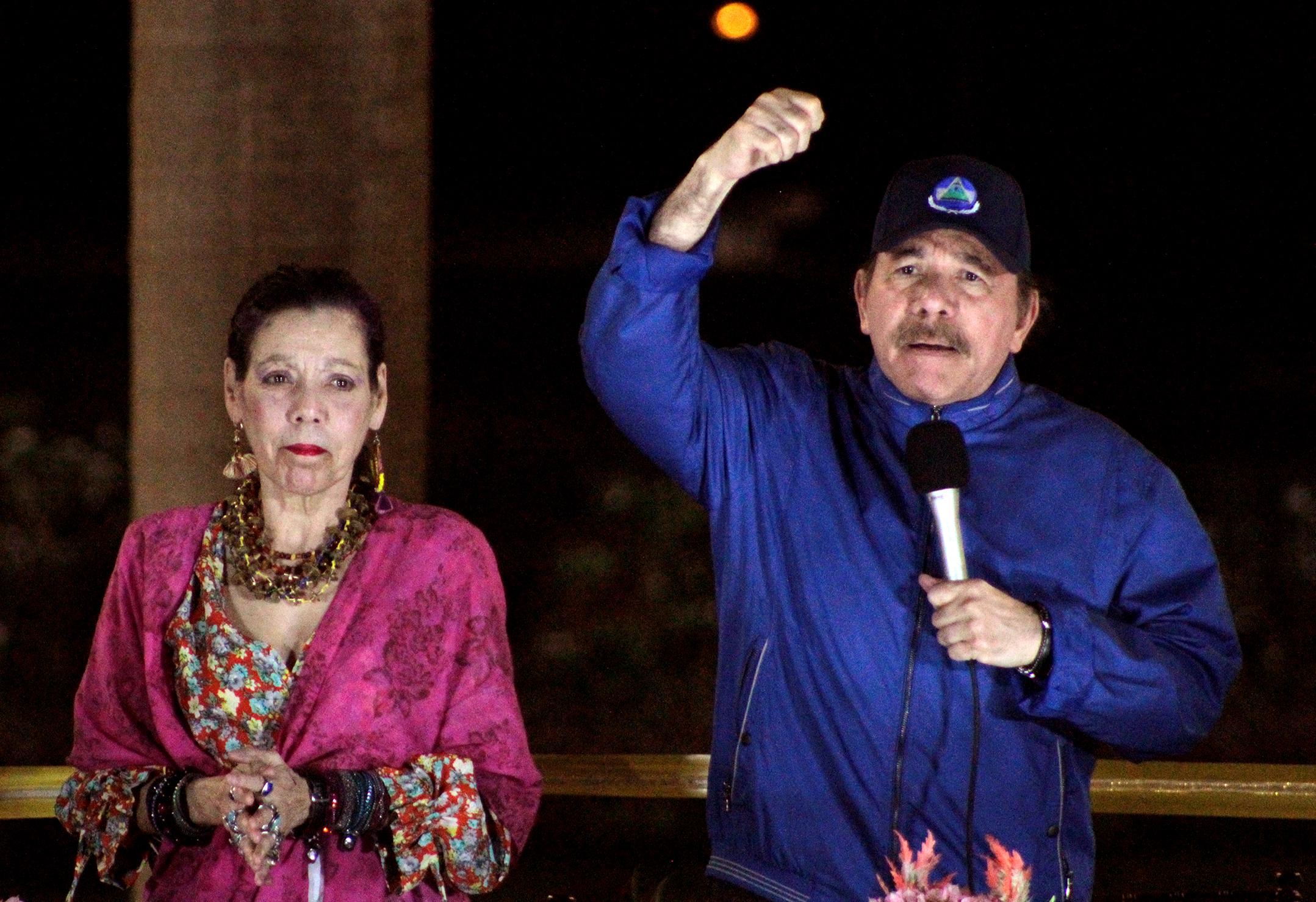 El presidente Daniel Ortega junto a su esposa y vicepresidenta, Rosario Murillo, en un evento en Managua, el 21 de marzo de 2019. Foto de Maynor Valenzuela / AFP.